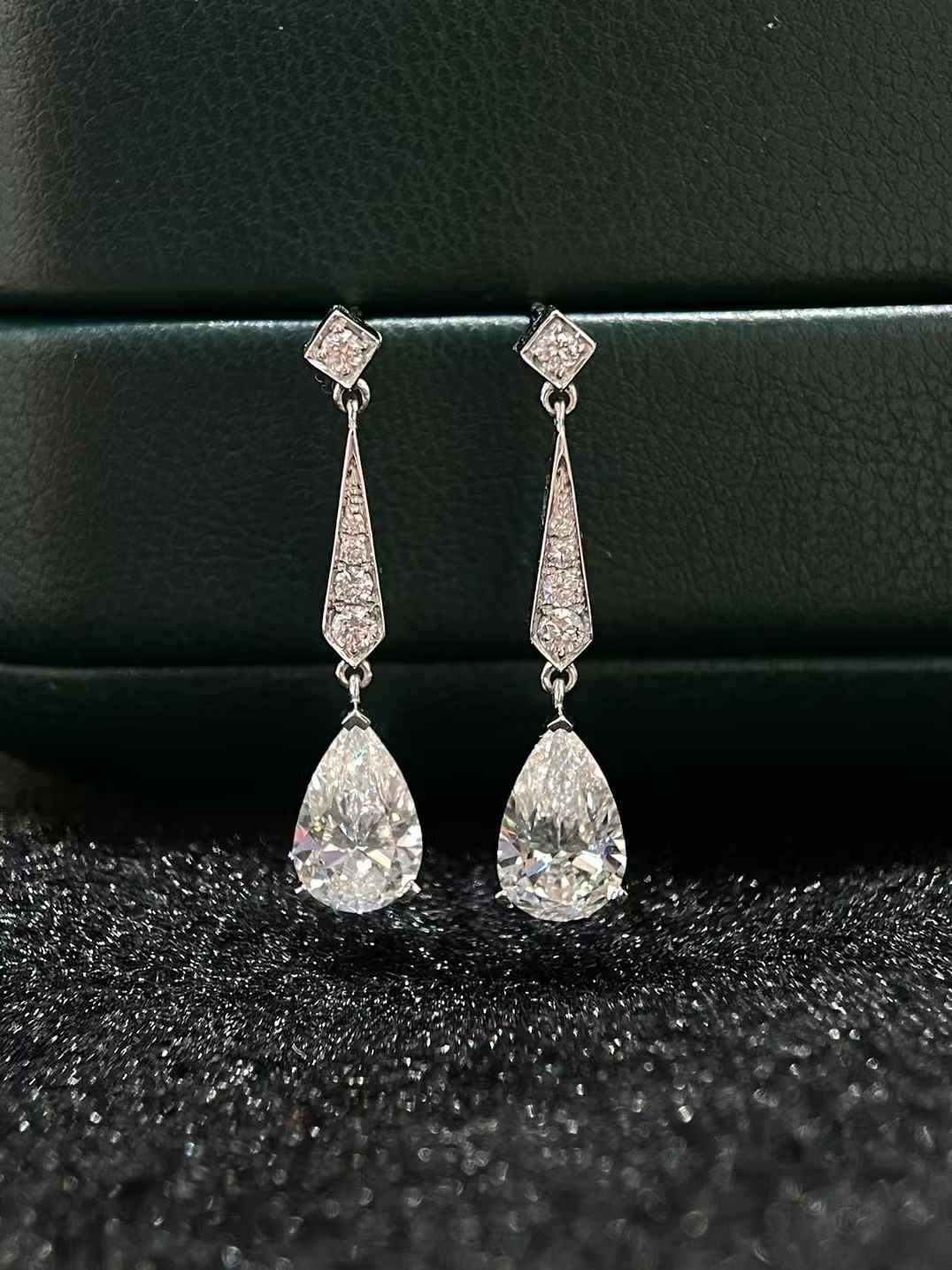 Quick buy - modern pear drop lab diamond necklace in platinum