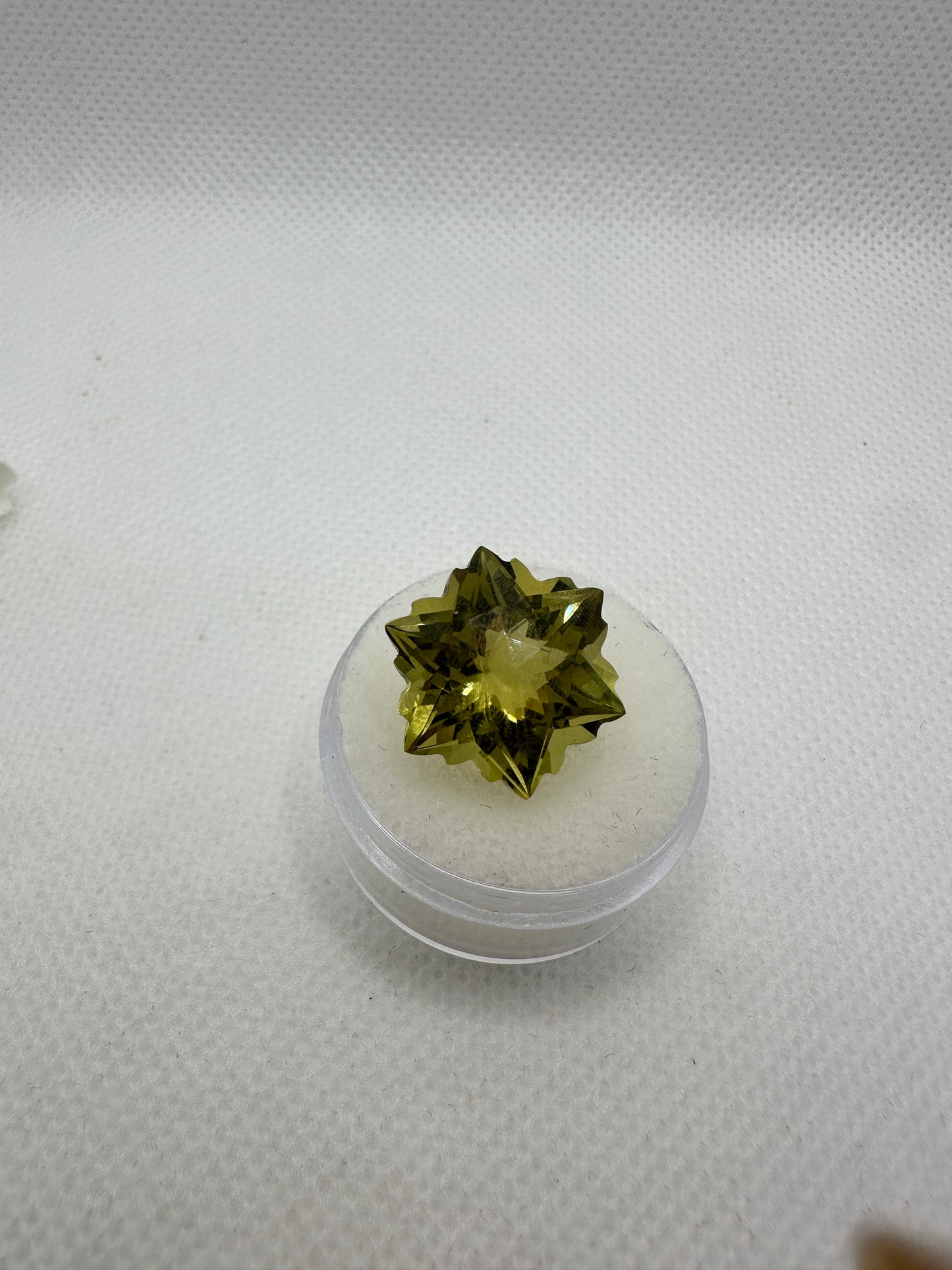 Special snowflake cut lemon quartz - 20x20 mm