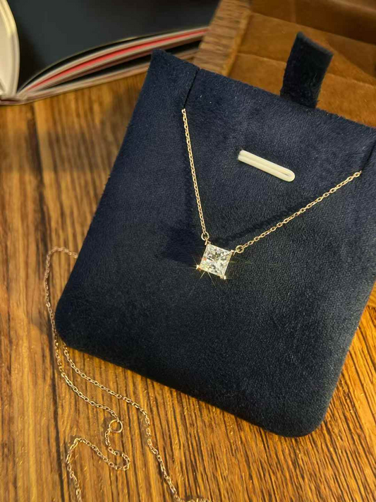 Quick buy - 18k gold princess cut necklace