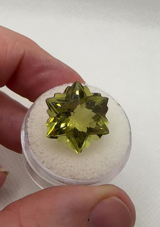 Special snowflake cut lemon quartz - 20x20 mm